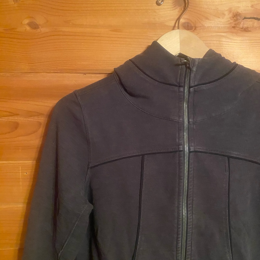 Fitted Gray Zip Up Hoodie Women’s Size Medium - Picture 3 of 6